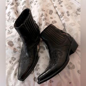 BRAND NEW NEVER WORN Ankle cowboy boots. Black leather
